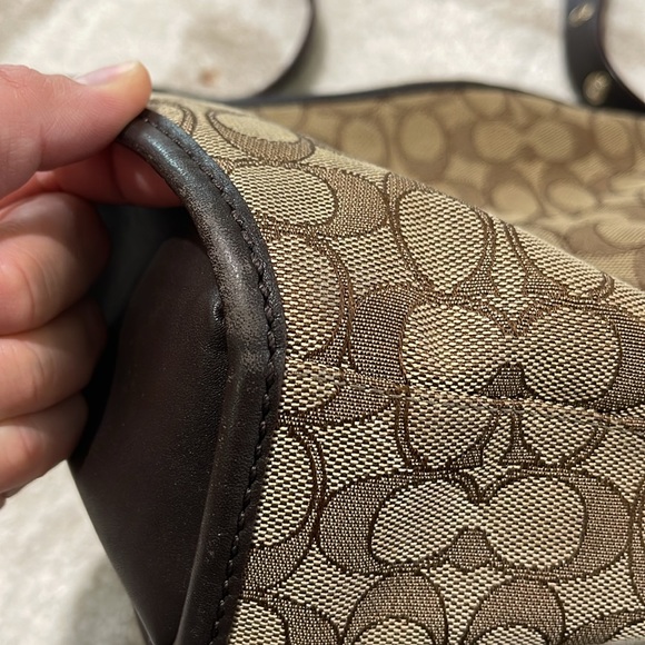 •Coach• Monogram Crossbody - Picture 14 of 15